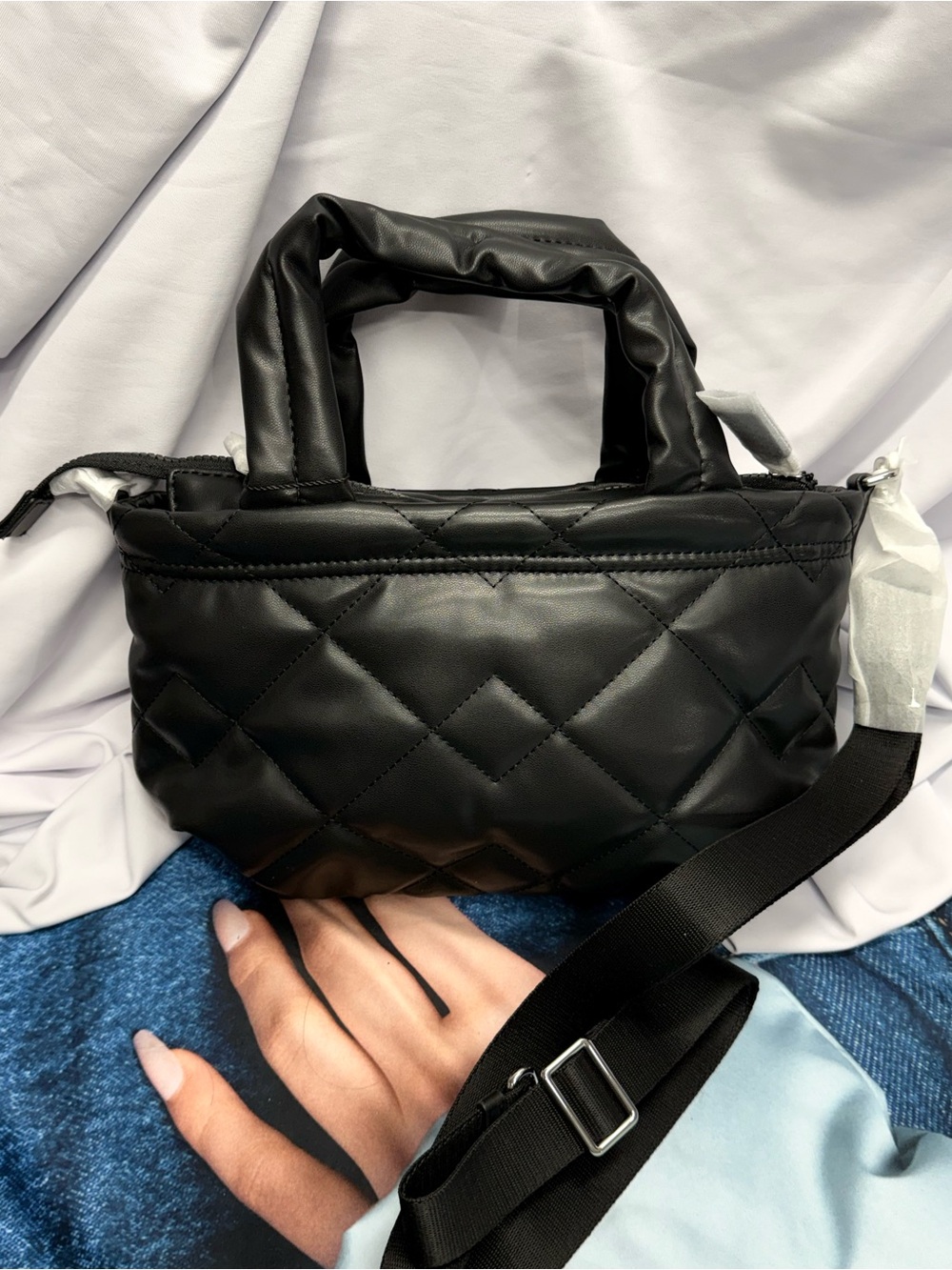(new+tag) Marc Jacobs Black Quilted Leather Shoulder Xbody Bag with Logo Plaque - Picture 3 of 10